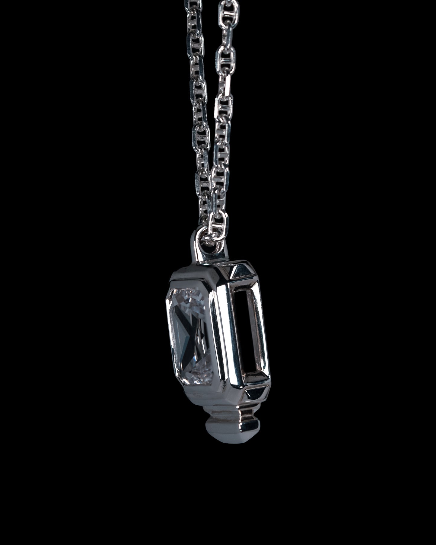 Escudo Necklace - Clear