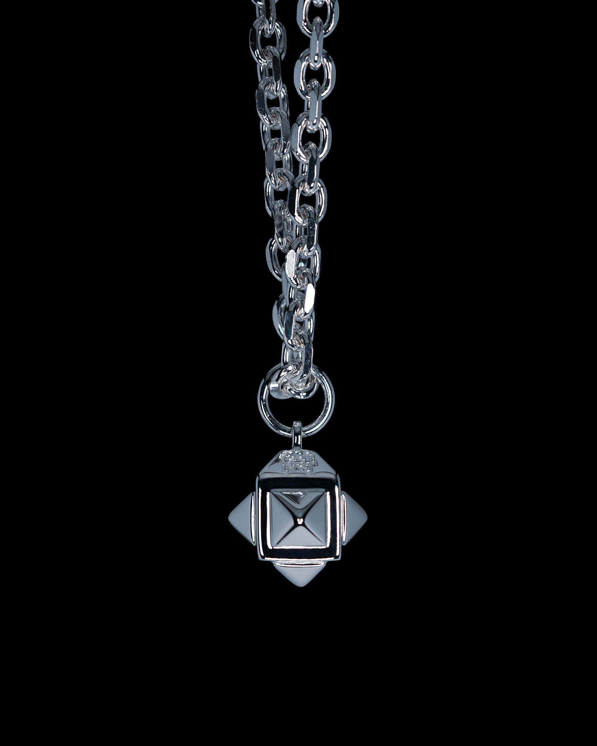 Almo Necklace