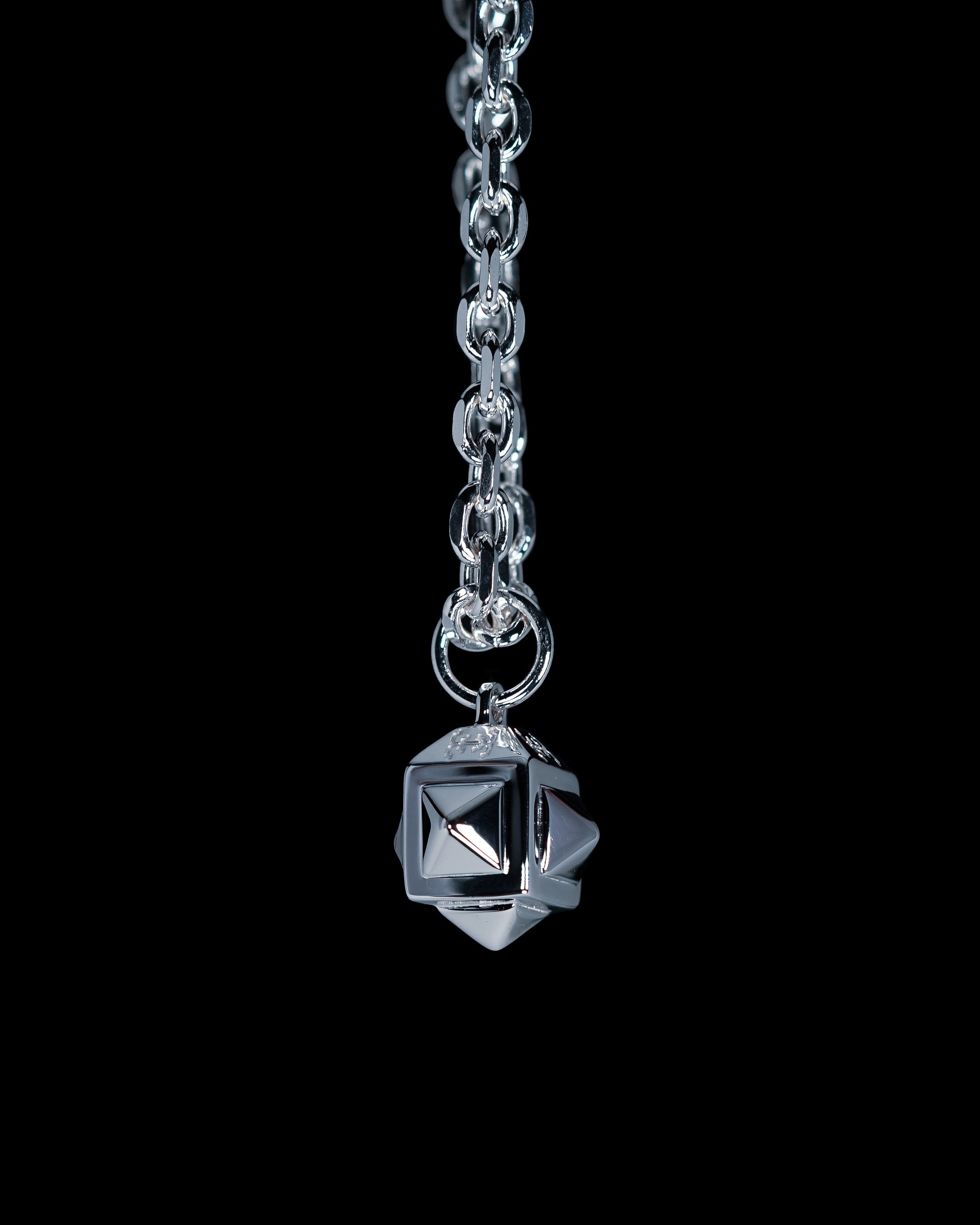 Almo Necklace