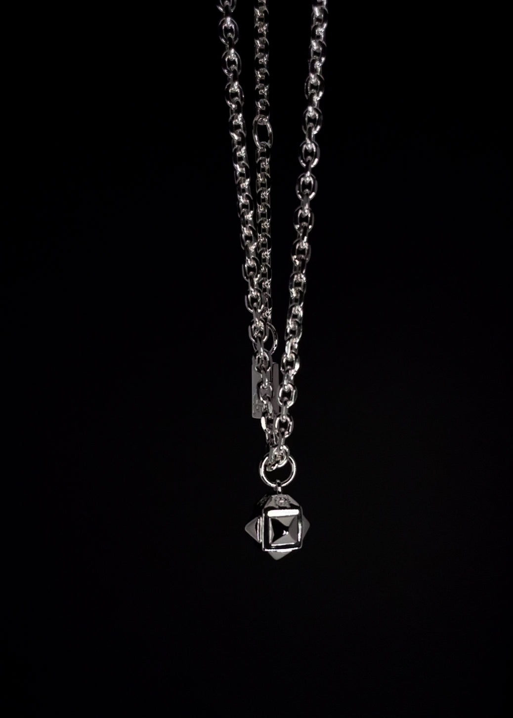 Almo Necklace